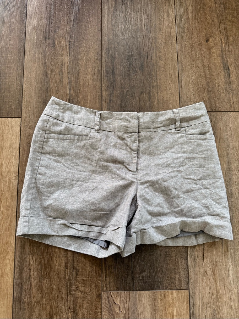 Apt. 9 Light Gray silver threading Linen Shorts flat front cuffed size 12